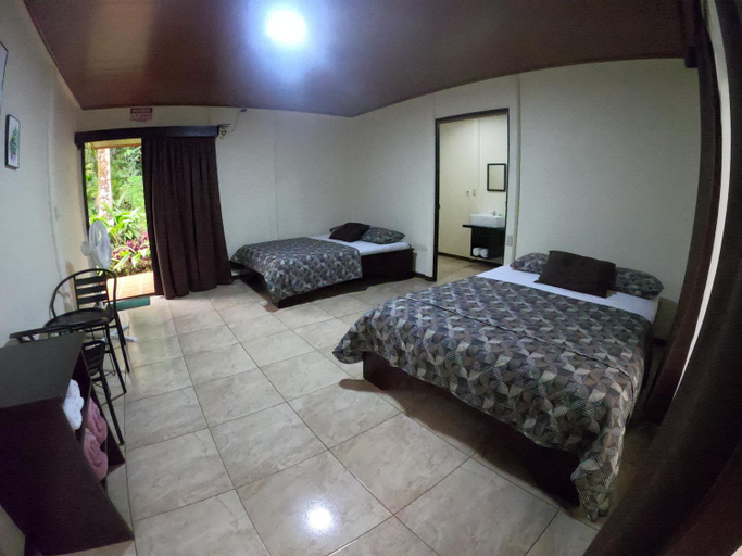 Bedroom 2, Hotel Rio Celeste to Know, Guatuso