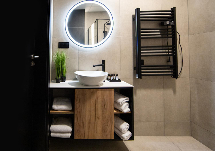 Bathroom 4, Sarmata, Żagań