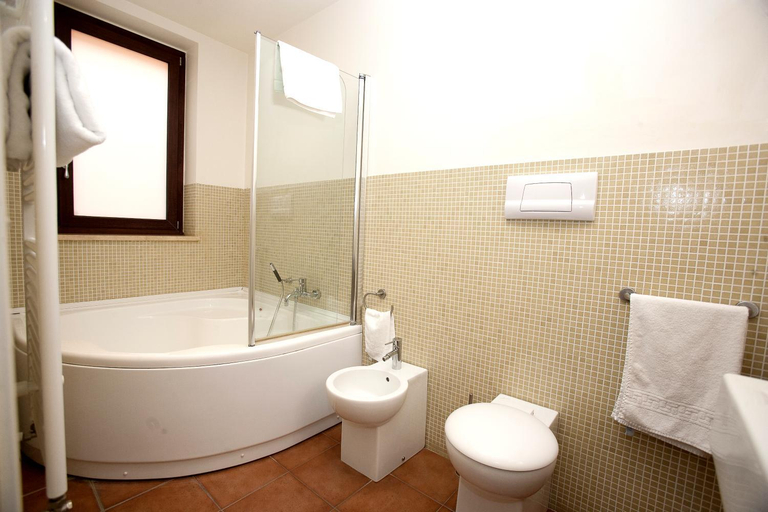 Bathroom 4, La Chicca Palace Hotel, Messina