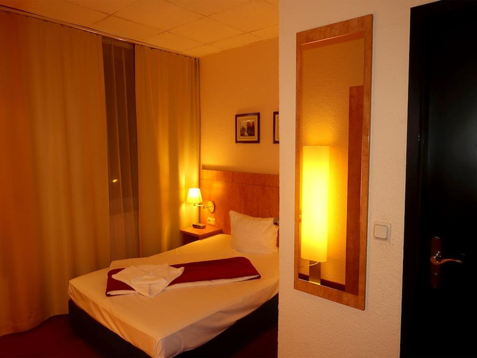 Bedroom 3, Hotel Augustin Komfort Leipzig Ihr Zuhause unterwegs, Leipzig