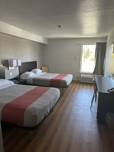 Bedroom 3, Motel 6 Greensboro, NC - Airport, Guilford