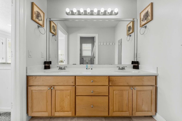 Bathroom 3, Palm Breeze Retreat Sleeps 10!, Bay