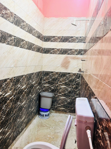 Bathroom 3, AGRAWAL INN Guest House, Mathura