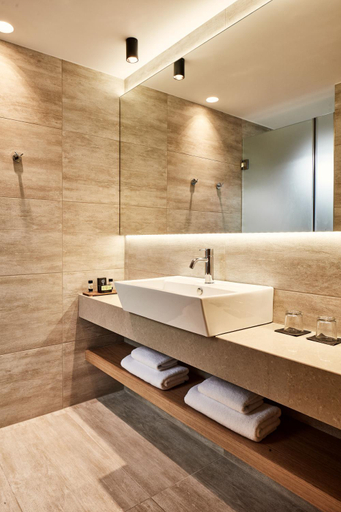 Bathroom 2, ibis Styles Heraklion Central, Crete