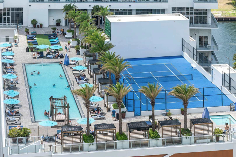 Sport & Beauty 4, Sunny Balcony - Beautiful Stay for 2 With Ocean Views & Resort Amenities, Broward