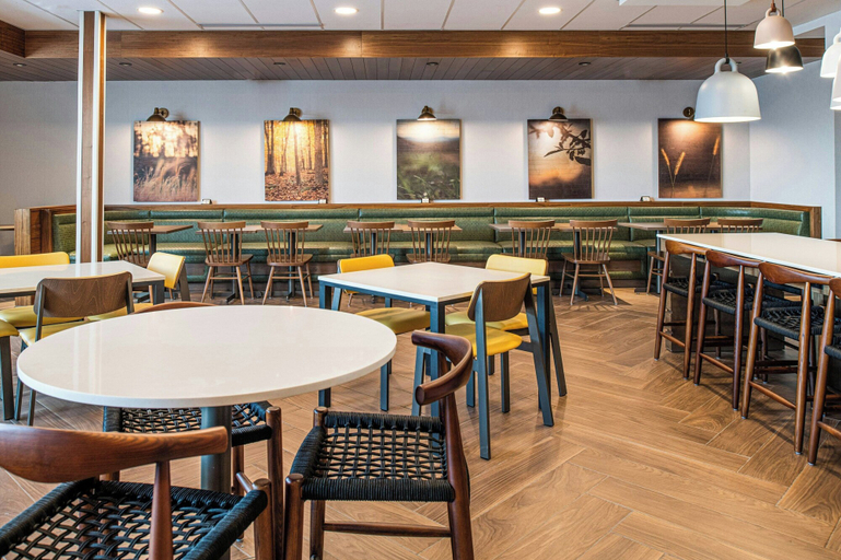 Food & Drinks 4, Fairfield by Marriott Inn & Suites Winters Davis, Yolo