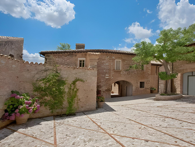 Others 5, Il Borgo della Marmotta, Perugia