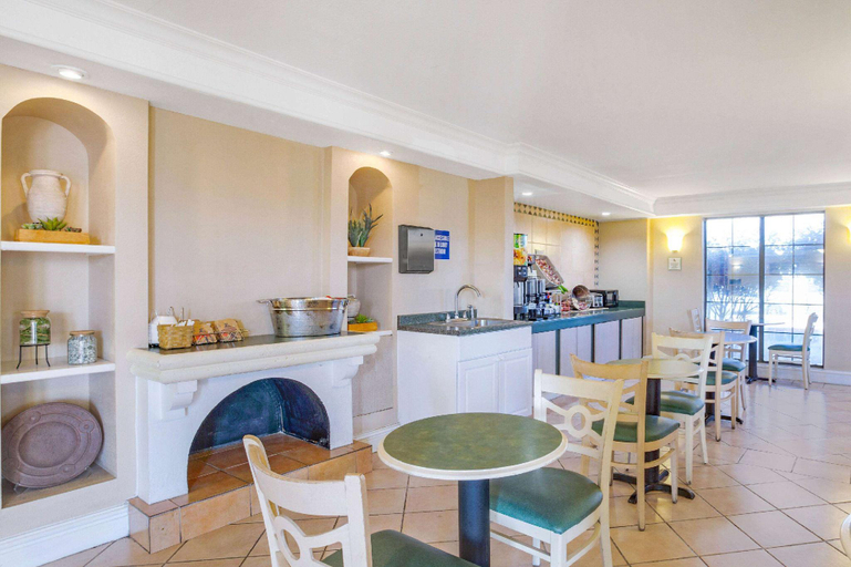 Food & Drinks 5, Days Inn by Wyndham Reno, Washoe