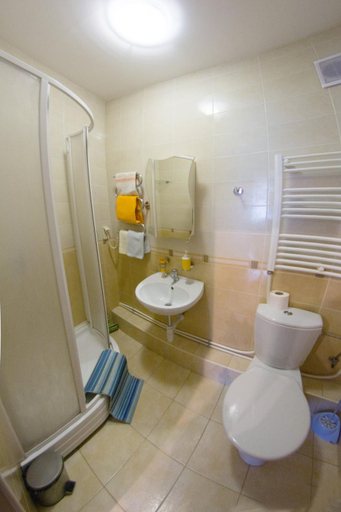 Bathroom 2, Grey apartments "Easy Kaunas", Kauno