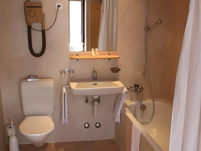 Bathroom 4, Hotel Suisse, Monthey