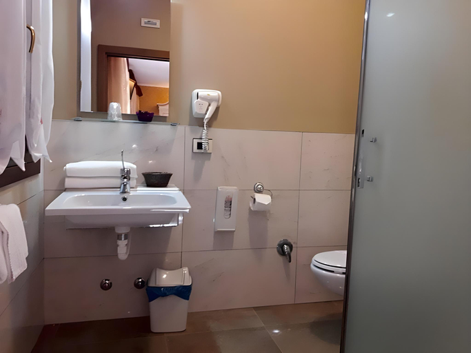 Bathroom 4, Hotel Tintoretto, Venezia