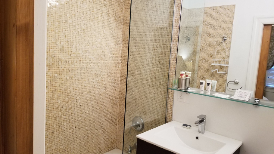 Bathroom 4, Incentra Village Guest House, New York