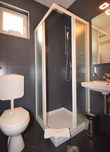 Bathroom 4, Ljubljana Resort, Ljubljana