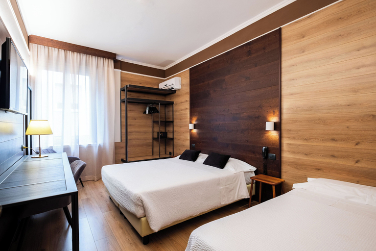 Bedroom 4, Hotel Italia, Verona