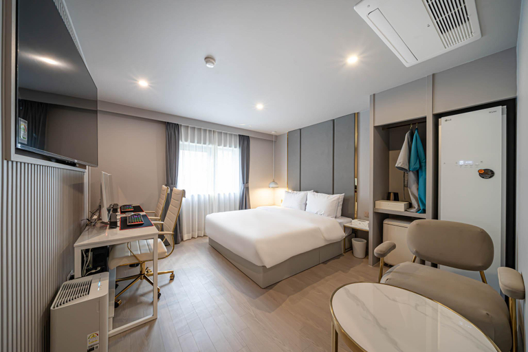 Bedroom 2, Busan Deokcheon Den Basta Hotel, Buk