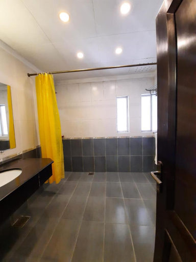 Bathroom 4, Royal Crown, Islamabad
