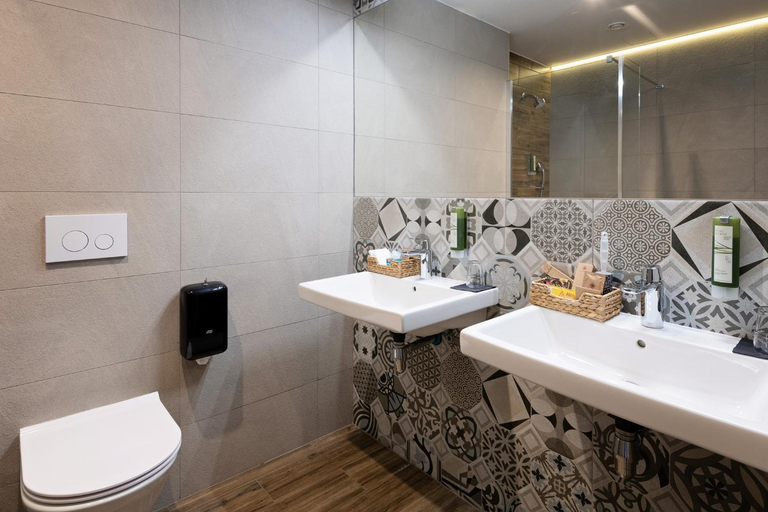 Bathroom 3, Ilkus Hotel & Restaurant, Zawiercie