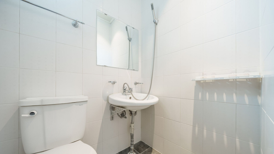 Bathroom 3, Gangneng Badapunggeong Pension, Gangneung