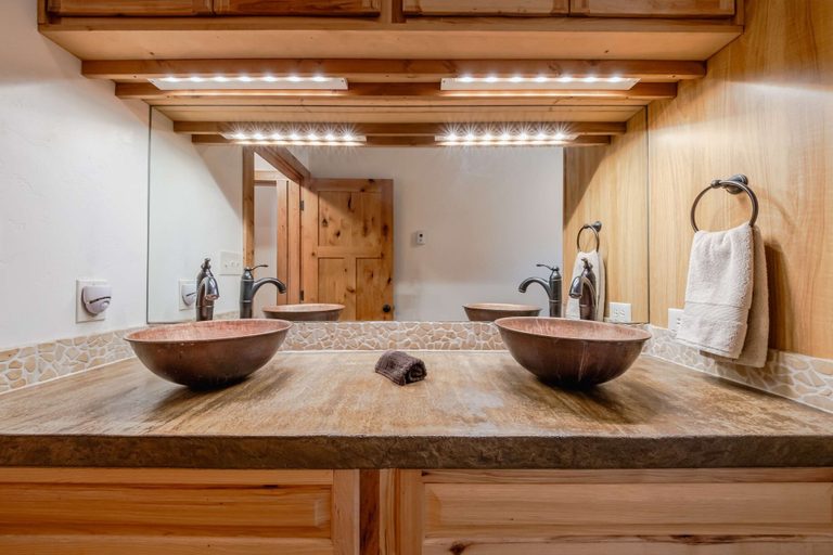 Bathroom 3, Flathead River Retreat For 15!, Flathead