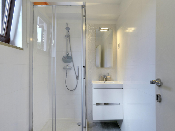 Bathroom 4, Holiday Home in Banjole near Sea Beach, Medulin