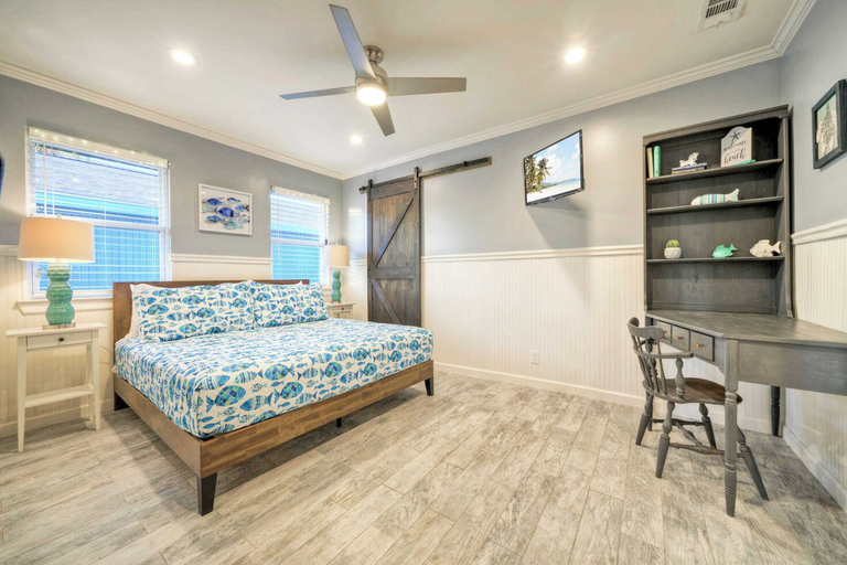 Bedroom 2, Dapper Dolphin by Avantstay Pool, Game Room, Nueces
