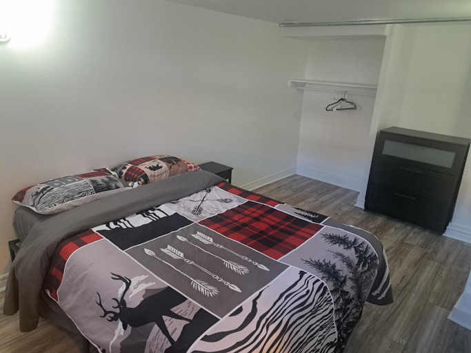 Others 2, Confort belles chambres privees dans un duplex, Montréal