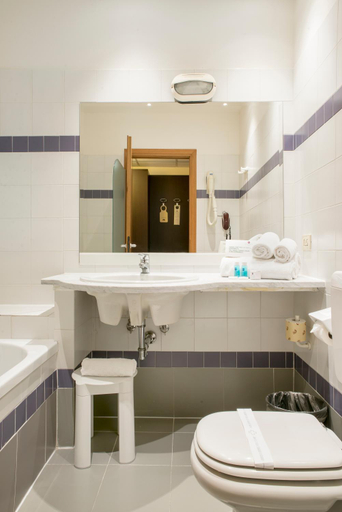 Bathroom 4, Hotel Executive, Siena