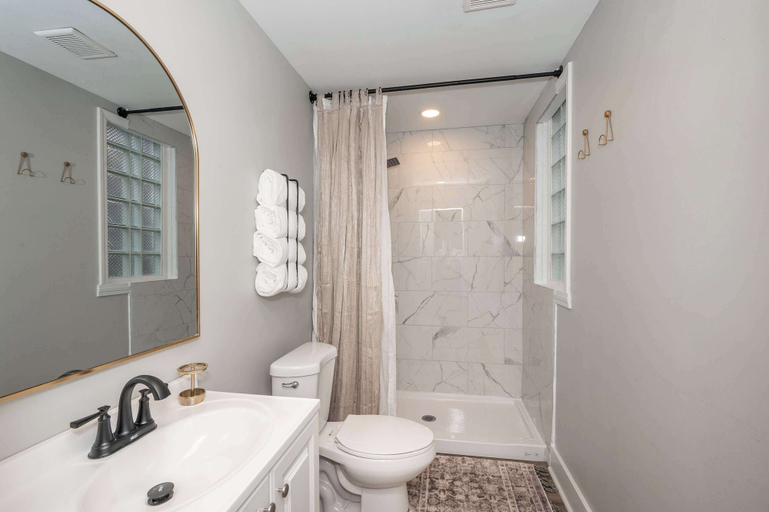 Bathroom 4, The Luxe Spot 1, Kenton
