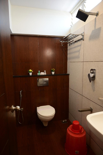 Bathroom 5, Canyon sun, Chennai