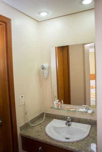 Bathroom, Gloria Garden Suites, Macaé