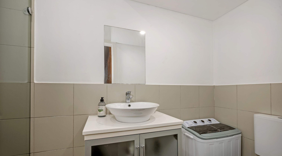 Room 2, Metawisebnb Stylish Loft Studio With Garden in Seaforth, Sydney