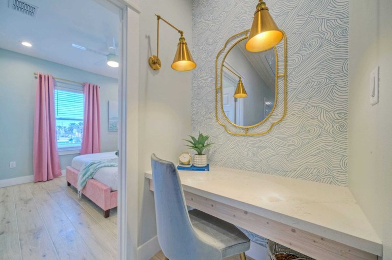 Bedroom 3, Flirty Flamingo by Avantstay Private Pool, Firepit, Balcony, Nueces