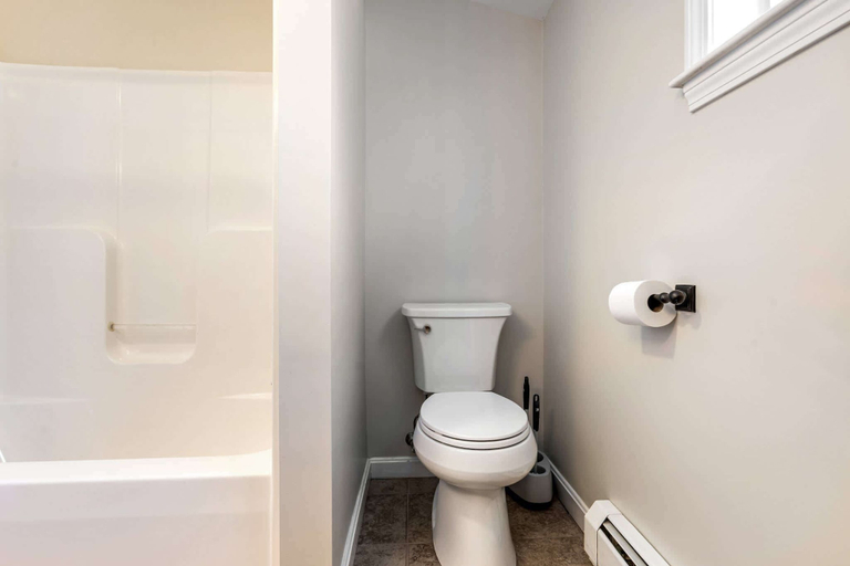Bathroom 3, Good Tidings Stay for 6!, York