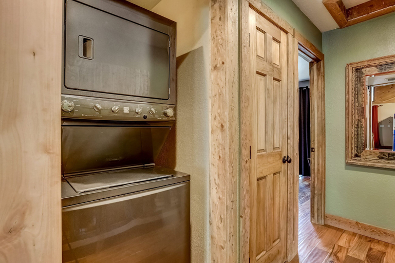 Others 4, Willow's Hideaway - Pet Friendly Cozy Cabin!, El Dorado