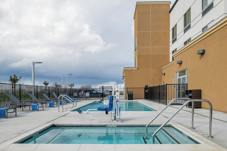 Sport & Beauty 5, Fairfield by Marriott Inn & Suites Winters Davis, Yolo