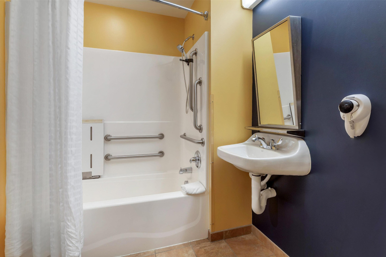 Bathroom 4, SureStay Plus Hotel by Best Western Keyser, Mineral