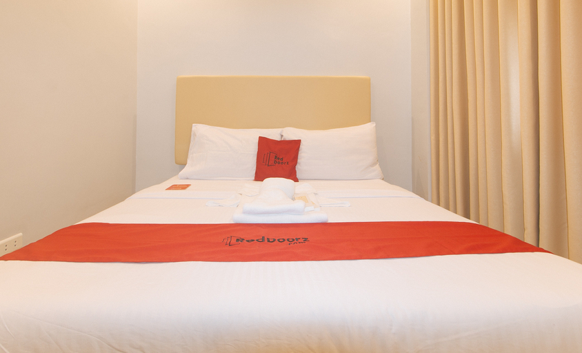 Bedroom 4, RedDoorz @ Zenova Hotel, Manila City