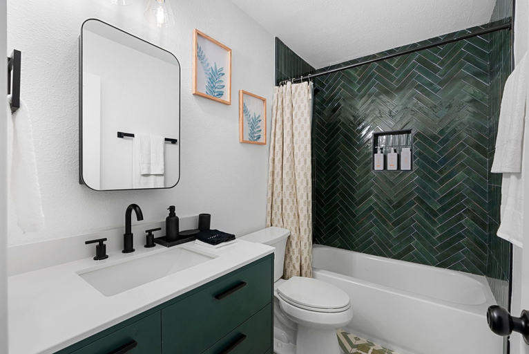 Bathroom 2, Trendy 3 Bedroom Oasis in Central Austin, Travis