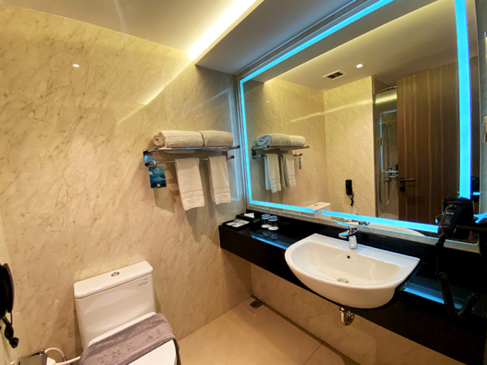 Bathroom 9
