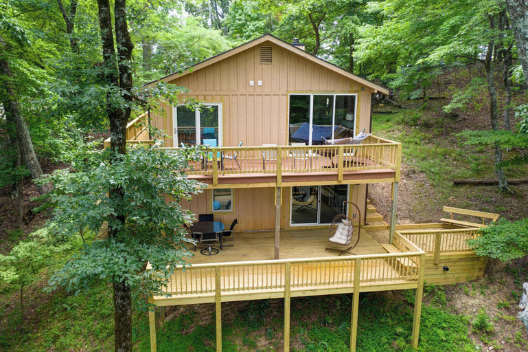 Exterior & Views 2, Mountain Views in Private Lake and Golf Community!, Pickens