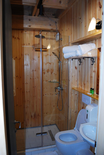 Bathroom 2, Hotel London, Tiranës