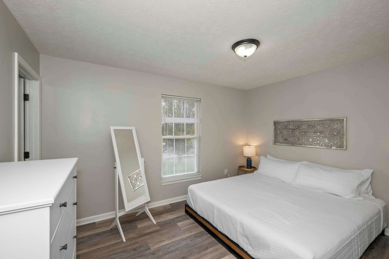 Bedroom 3, The Restful Ark, Grant