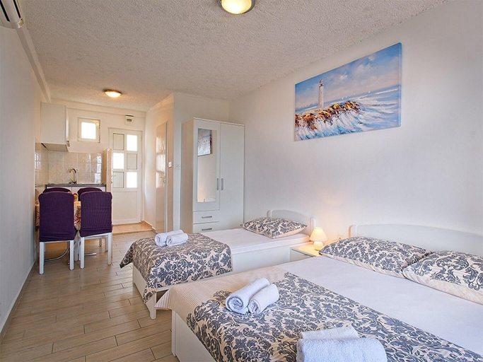 Bedroom 2, Apartments Grljevic - Studio Apartment with Balcony and Sea View A3, Župa Dubrovačka
