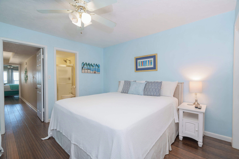 Bedroom 3, Sea Forever Cozy Oceanfront Condo, Bay