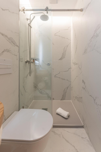 Others 3, Hostal HCELENIS, Pontevedra