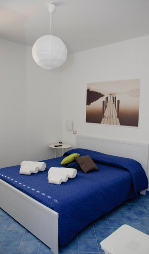 Bedroom 2, B&B Aurora, Salerno