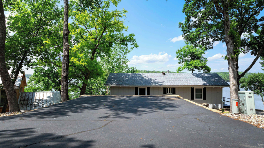 Exterior & Views 2, For the View Lakeside Launchpad! Great Location, Morgan