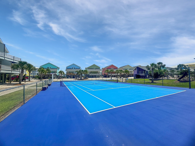 Sport & Beauty 4, Duplex Beach Home for 6 With Balcony & Resort-style Amenities, Baldwin