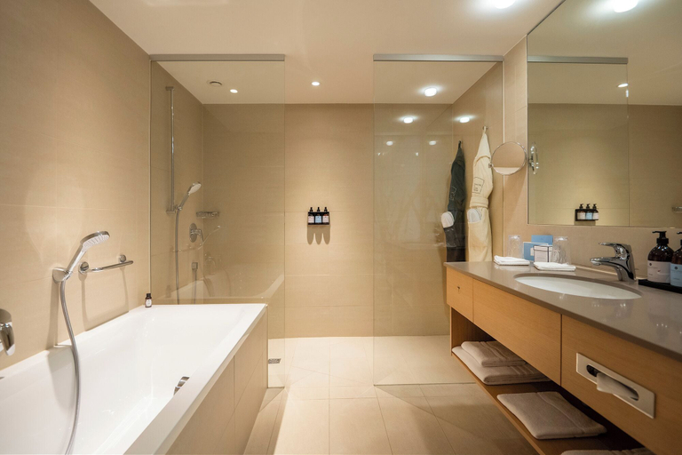 Bathroom 5, Seehotel am Kaiserstrand, Bregenz