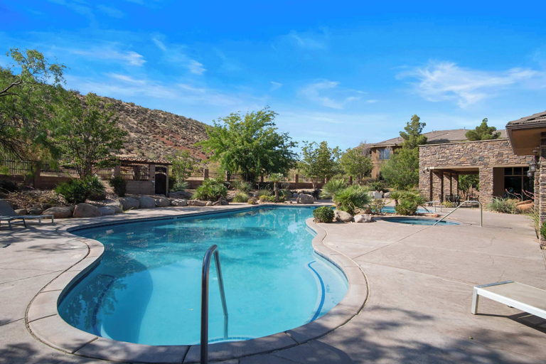 Sport & Beauty 5, Cliffside Vista Stay for 7!, Washington